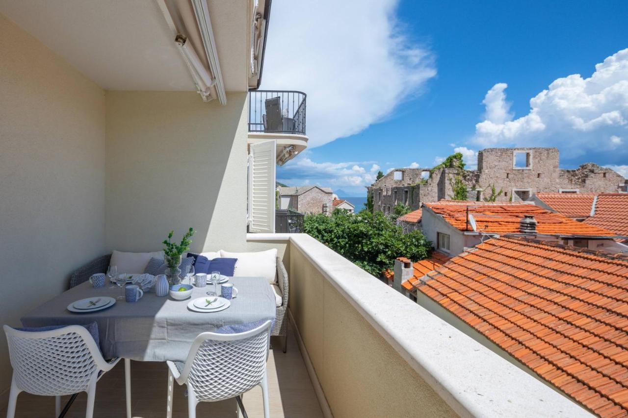 Apartments Valentina Bol Exterior photo